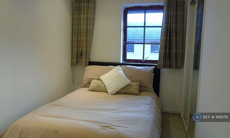 2 Bedroom Flat In Ar...