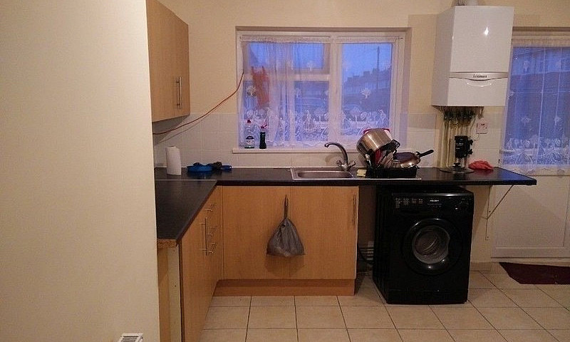 Single Room In Harro...