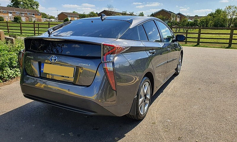Toyota Prius Excel 2...