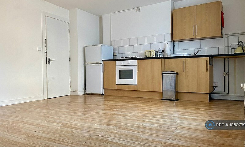 1 Bedroom Flat In Ll...