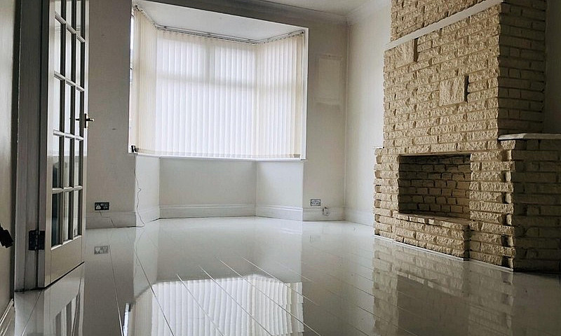Three Bed House Clos...