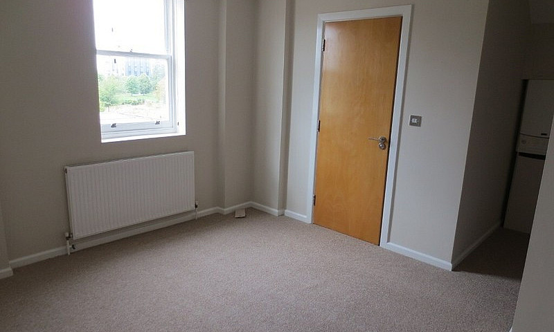 Mile End, E3 5Du - 2...