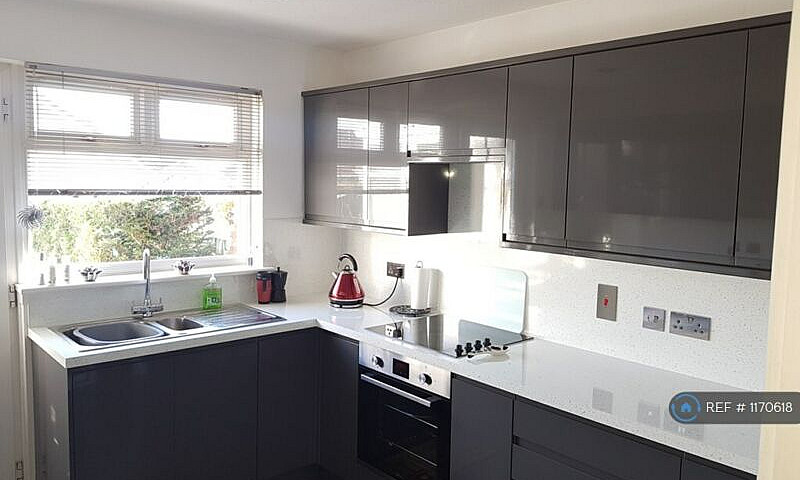 2 Bedroom House In N...