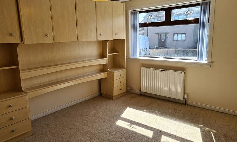 2 Bedroom House In D...