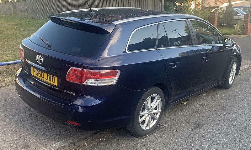 2011 Toyota Avensis ...