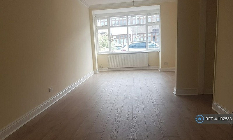 4 Bedroom House In E...