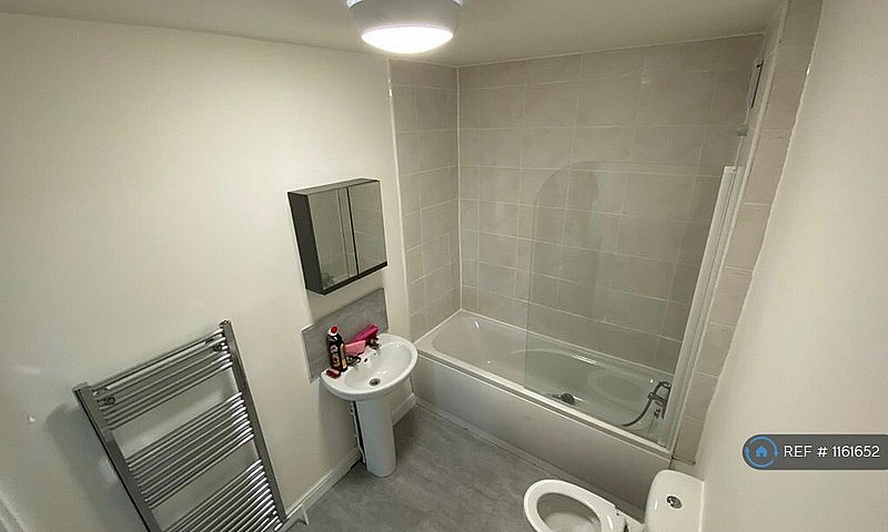 4 Bedroom House In L...