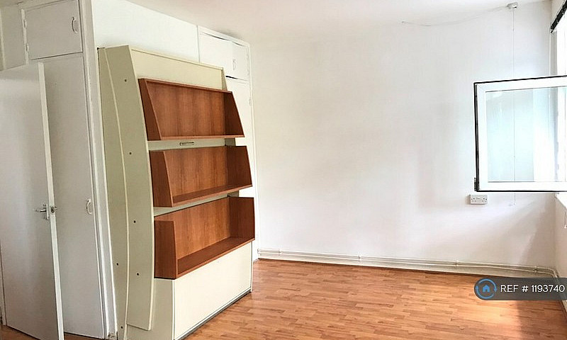 Studio Flat In Sover...