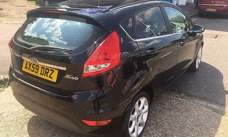 Ford Fiesta Titanium...