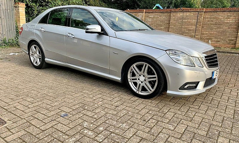 Mercedes-Benz E Clas...