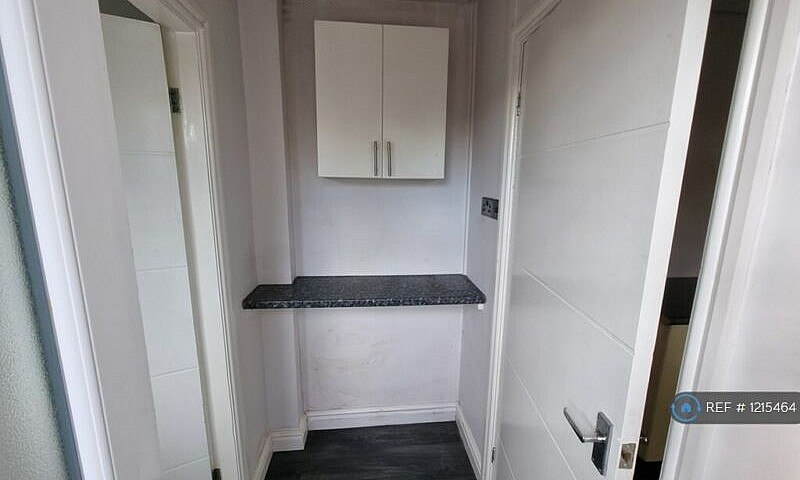 2 Bedroom House In L...