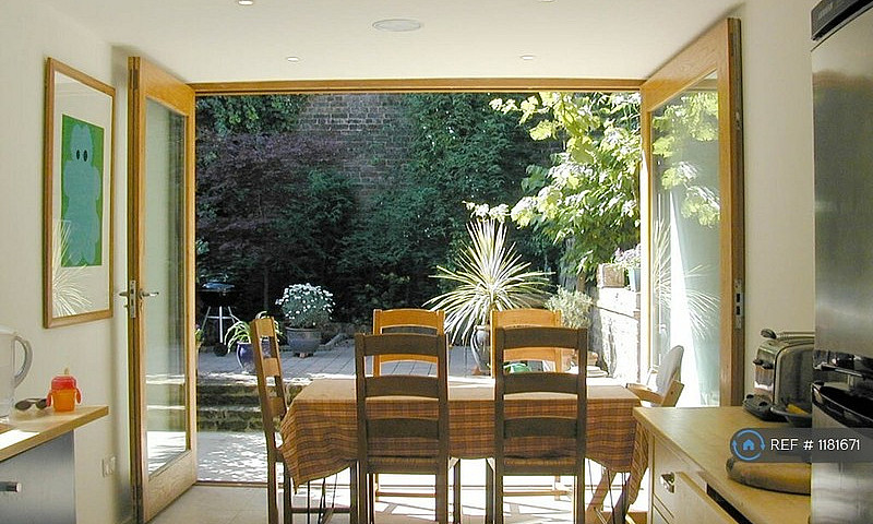 3 Bedroom House In E...