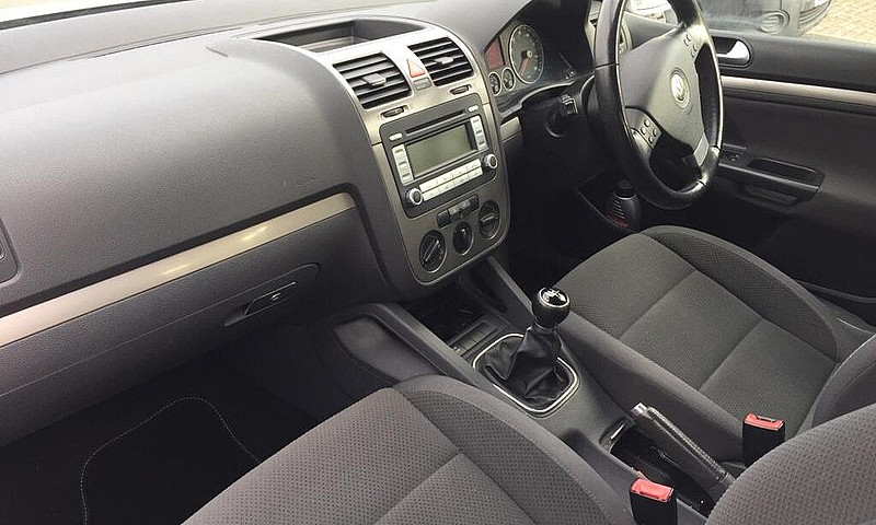 Volkswagen Golf ...