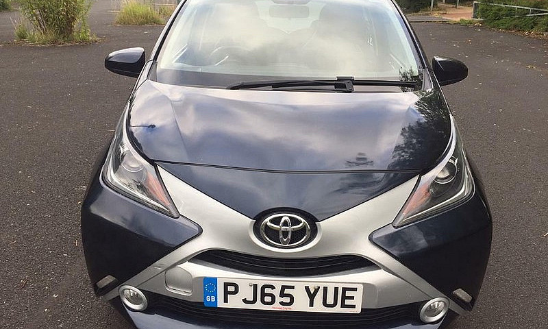 Toyota Aygo X Pressi...