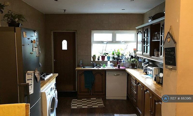 1 Bedroom In Garrick...