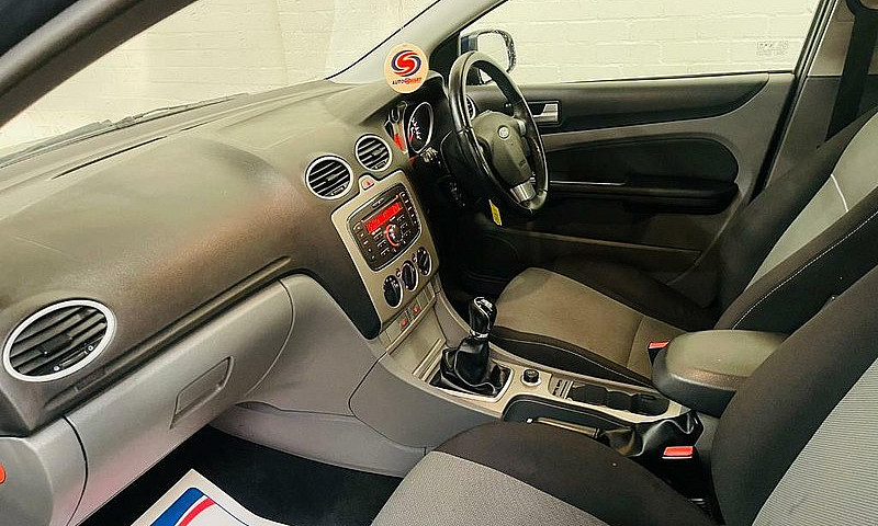 Ford Focus 1.6 Zetec...