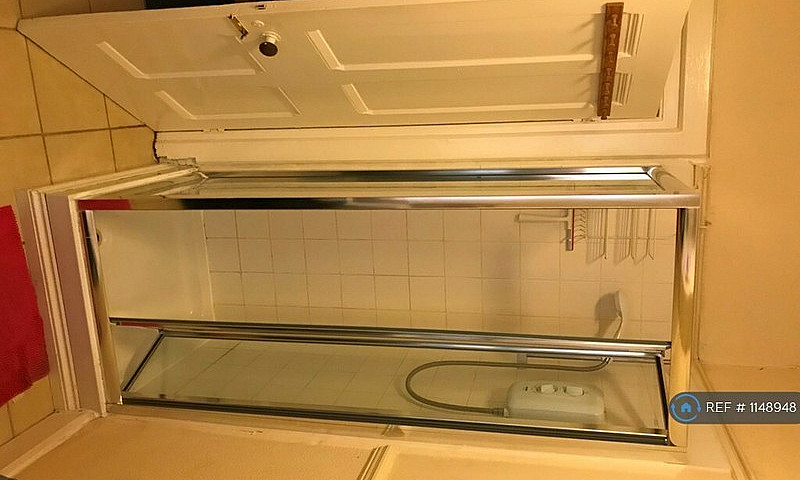 1 Bedroom In Creffie...