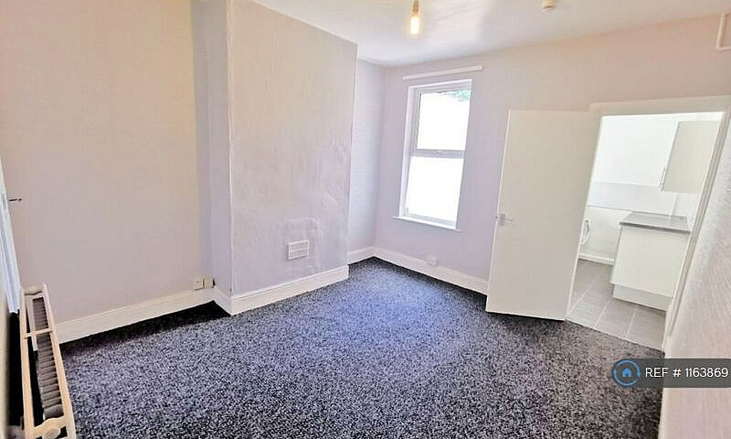 2 Bedroom House In P...