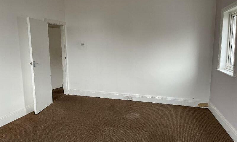3 Bedroom Flat In Ma...