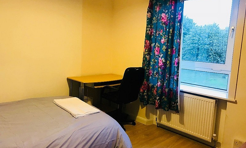Modern 3 Bed Hmo Fla...