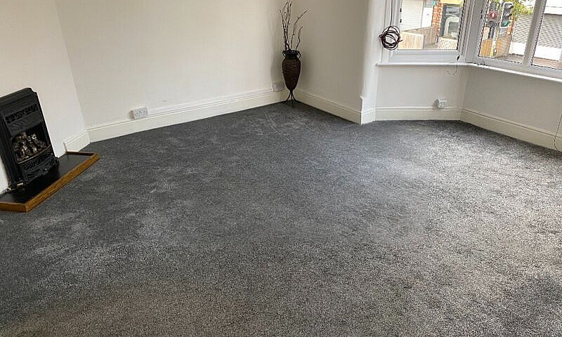 Large 1 Bed Self Con...