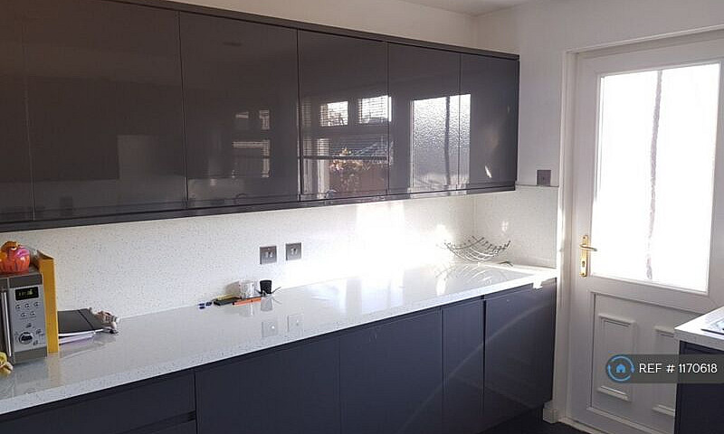 2 Bedroom House In N...