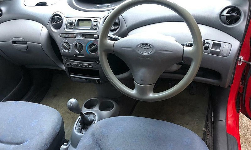 Toyota Yaris 1.0...