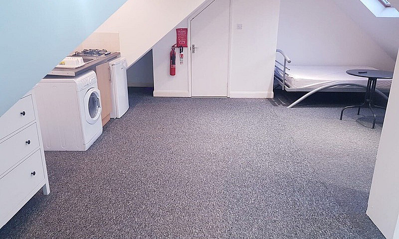 Studio Flat Includin...