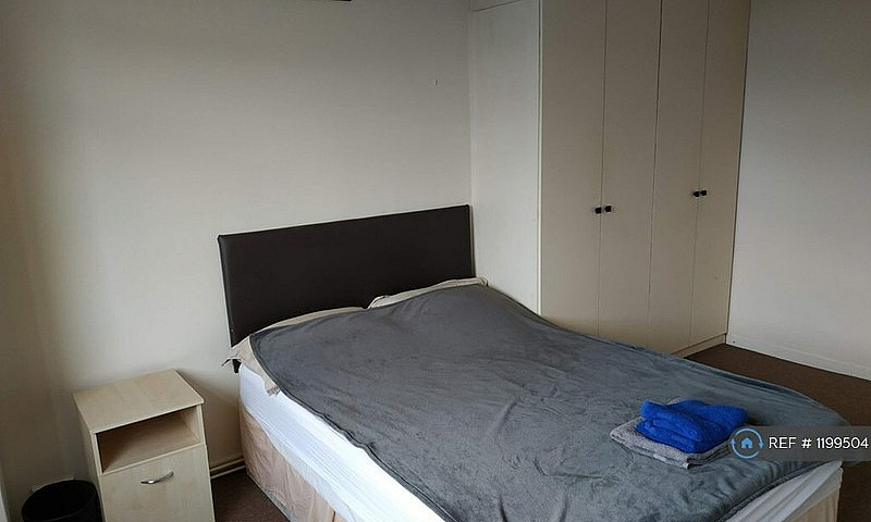 4 Bedroom Flat In Cu...