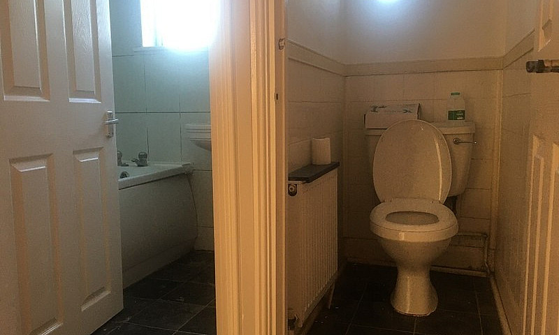 Three Bed House Clos...