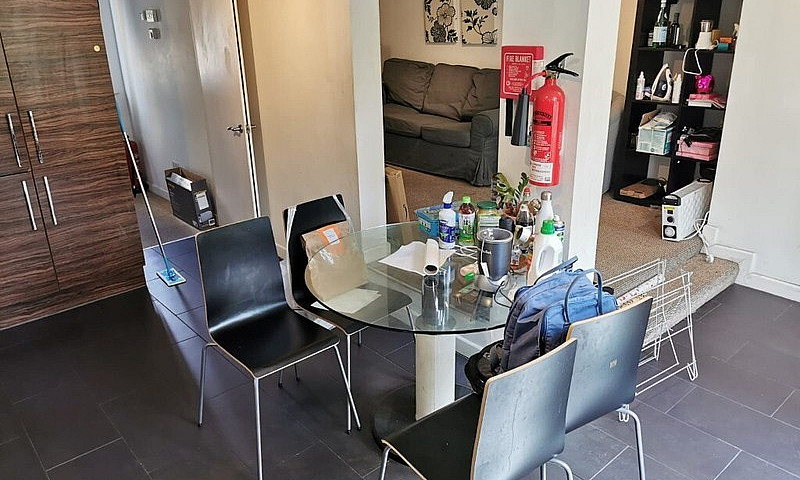 ***Flat-Share*** All...