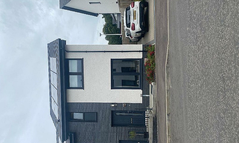 3 Bedroom House In D...