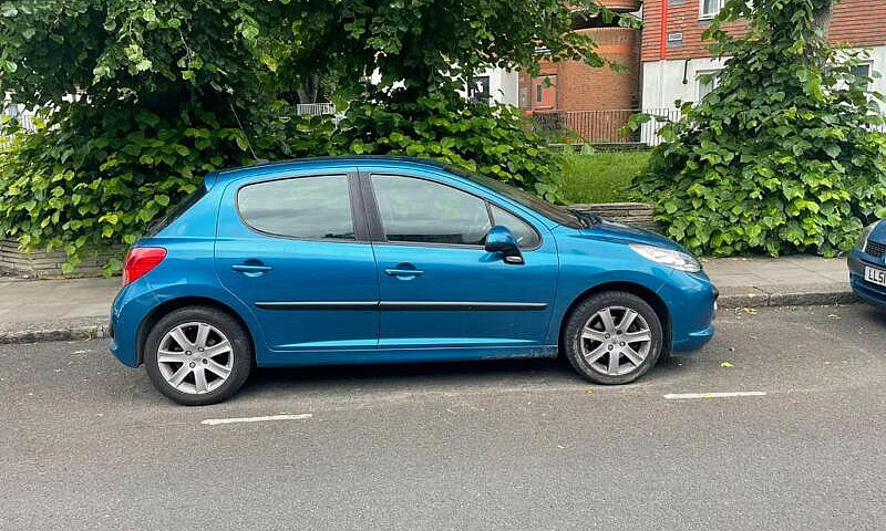 Peugeot 207...