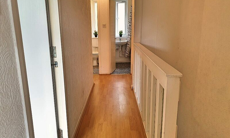 3 Bedroom Flat Near ...