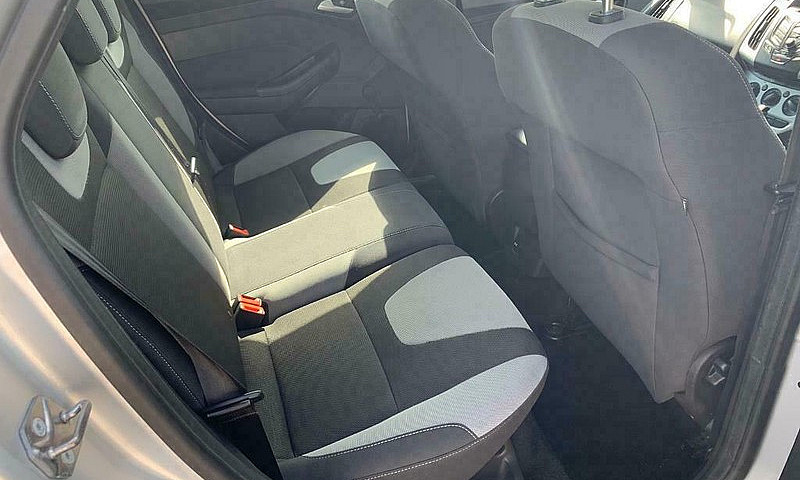 Ford Focus Zetec 1.6...
