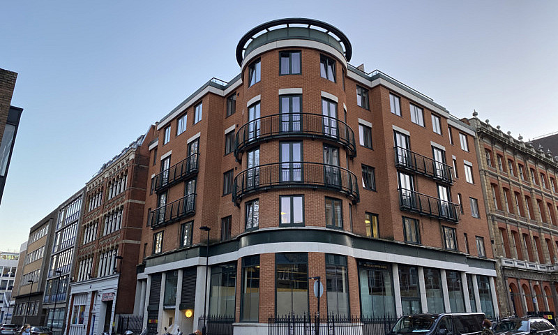2 Bedroom Flat In Ri...