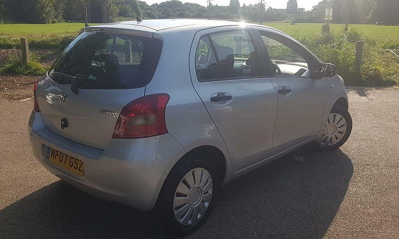 Toyota Yaris 1 Litre...