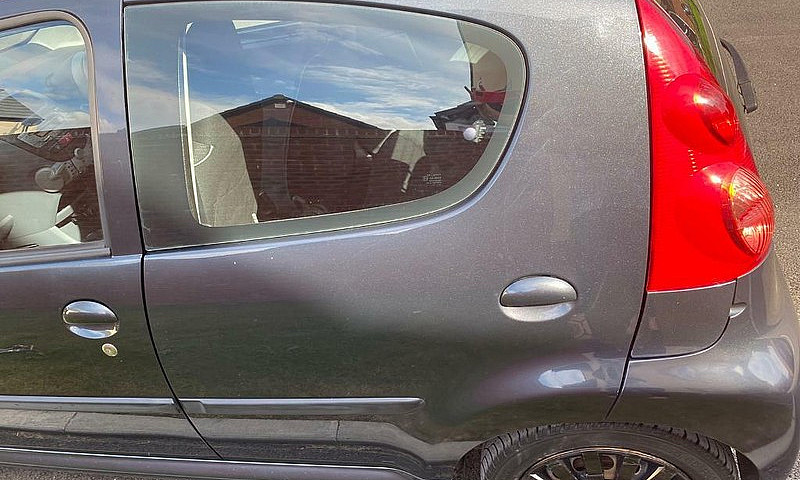Peugeot 107...