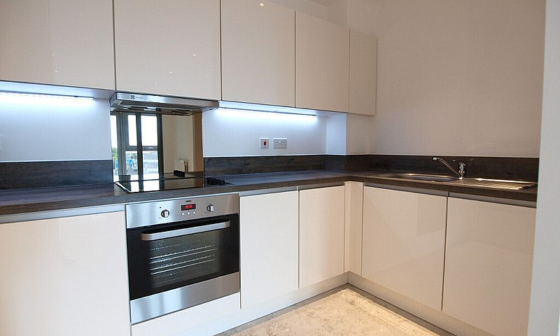 Large & Light 1 Bed ...