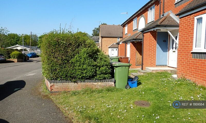 2 Bedroom House In S...