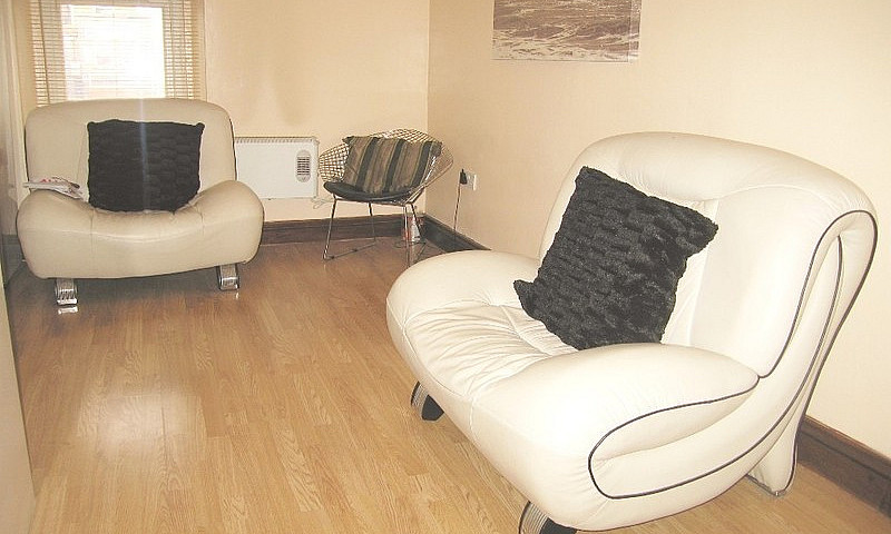 1 Bedroom Flat In Mi...