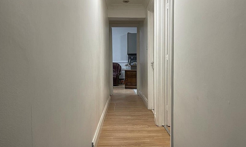 Three Bedroom Flat T...