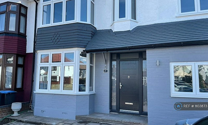 1 Bedroom In Munster...