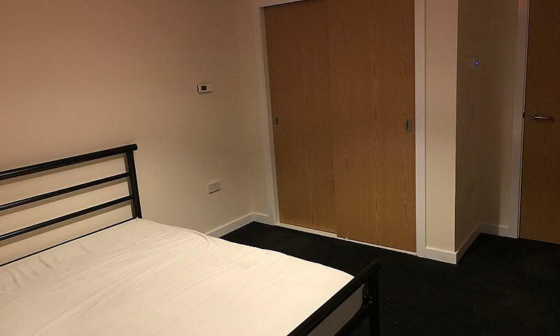 2 Bed Flat ...