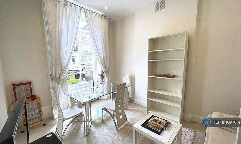 1 Bedroom Flat In St...
