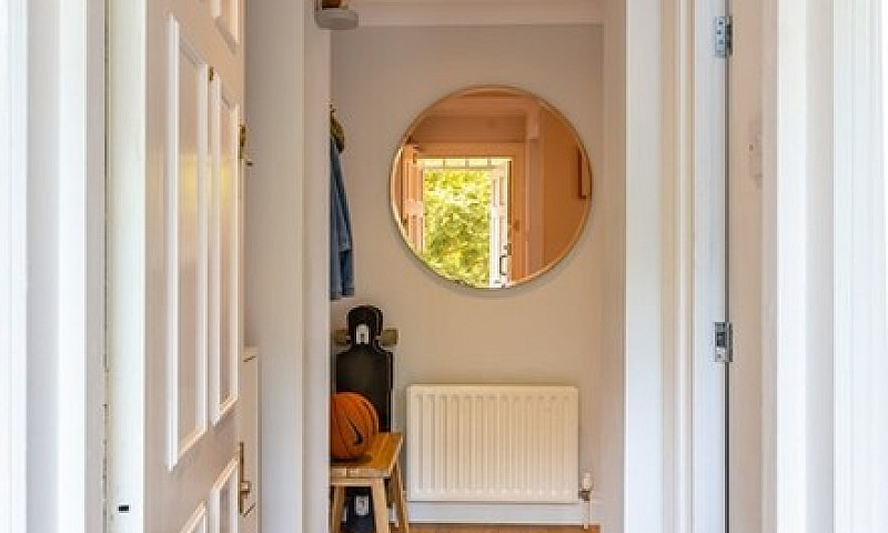 1 Bedroom Flat In Be...