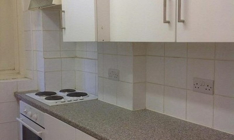 2 Bedroom Flat In Pa...
