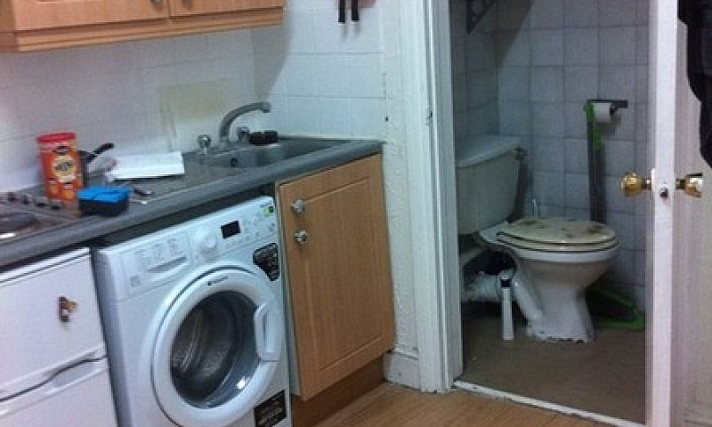 Studio Flat In Kenda...