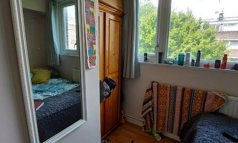 3 Bedroom Flat In Fi...