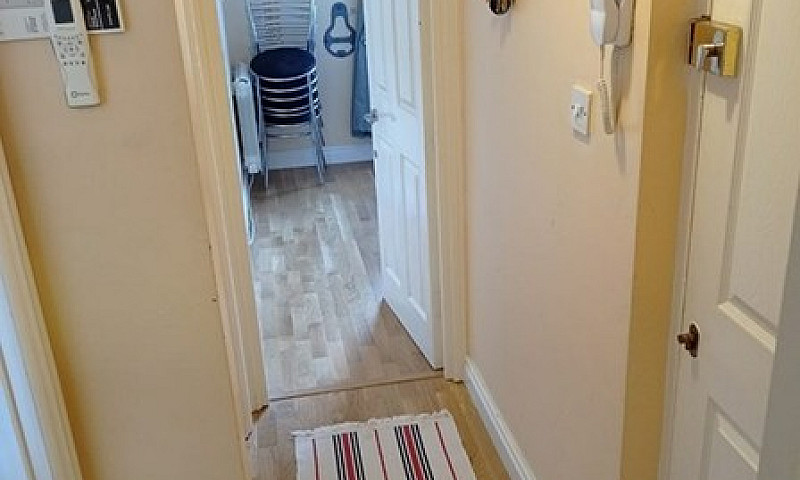 1 Bedroom Flat In Ju...